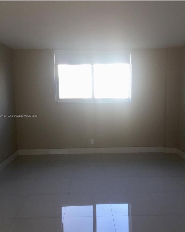 APT-510 - 19380 Collins Ave, Condo with 1 bedrooms, 2 bathrooms and null parking in Sunny Isles Beach FL | Image 7