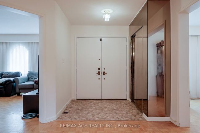 28 Wilkins Dr, House other with 6 bedrooms, 3 bathrooms and 4 parking in Kitchener ON | Image 7