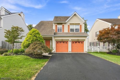 15 Champlain Way, Franklin Park, NJ, 08823-1721 | Card Image