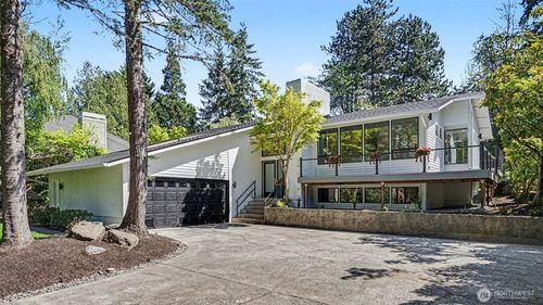 6560 W Mercer Way, Mercer Island, WA, 98040-4858 | Card Image