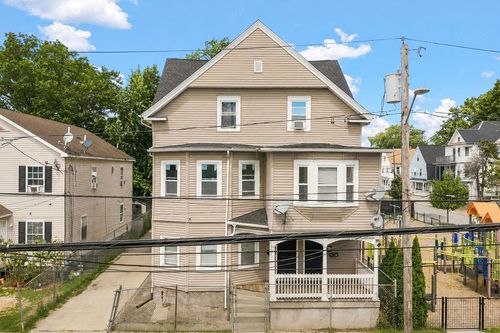 61 Glenham St, Providence, RI, 02907-1246 | Card Image