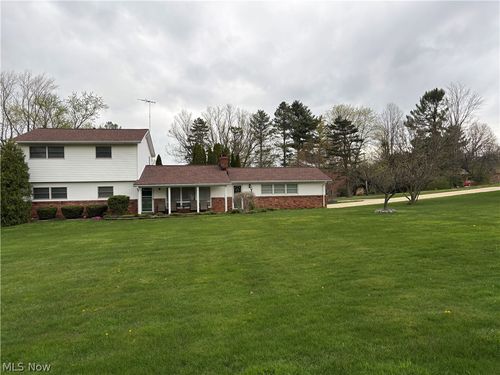 10548 Briar Hill Dr, Kirtland, OH, 44094-9424 | Card Image