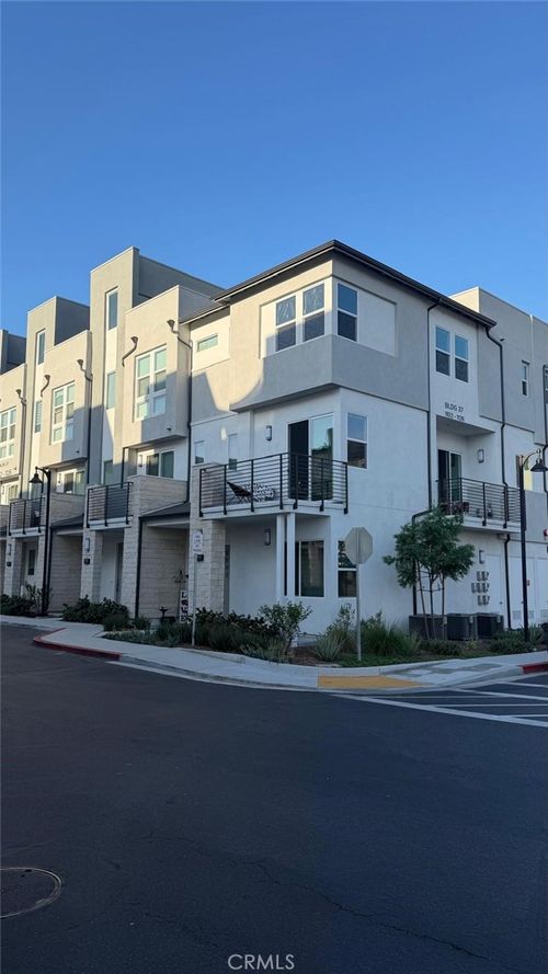 1102 W Bushell St, Anaheim, CA, 92805-6580 | Card Image