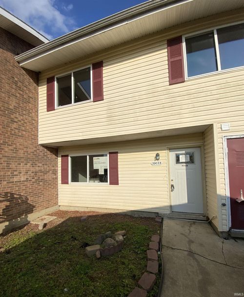 39033 Edwards Ct, Peru, IN, 46970-8727 | Card Image