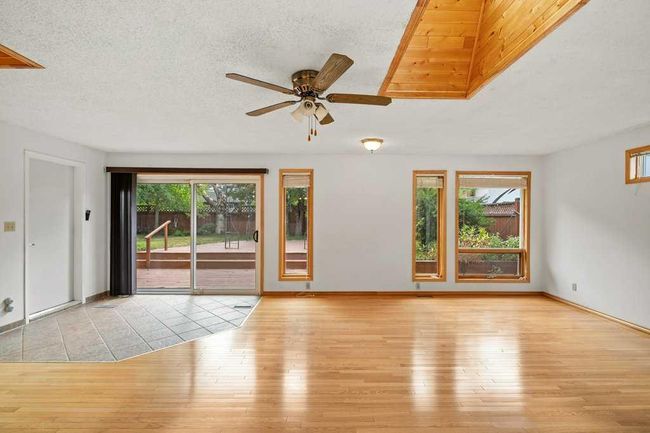 11408 Wilcox St Se, House other with 5 bedrooms, 3 bathrooms and 6 parking in Calgary AB | Image 15