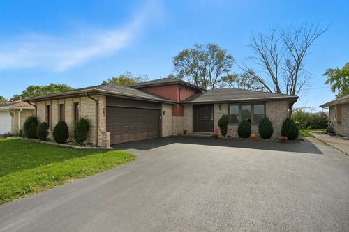 2845 201st Pl, Lynwood, IL, 60411-1581 | Card Image