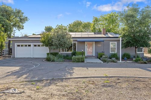 8518 12th Ave, Hanford, CA, 93230-9460 | Card Image