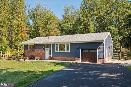 18 Eric Ln, MEDIA, PA, 19063-5738 | Card Image