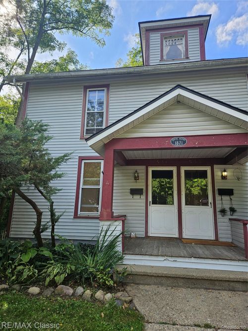 531 Hickory St, Milford, MI, 48381-1650 | Card Image