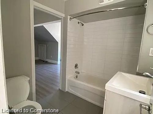 301-72 Victoria Ave S, Hamilton, ON, L8N2S7 | Card Image