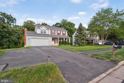 8219 Crackling Fire Dr, GAINESVILLE, VA, 20155-1761 | Card Image