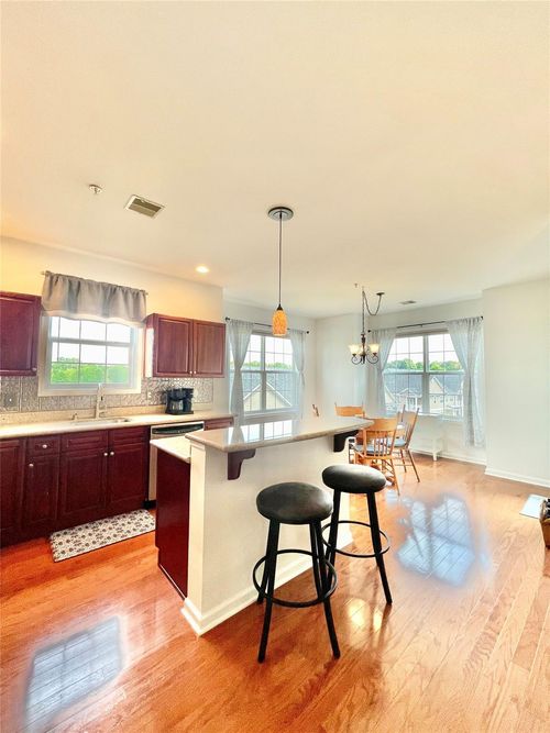 936 Tower Ridge Cir, Middletown, NY, 10941-2611 | Card Image