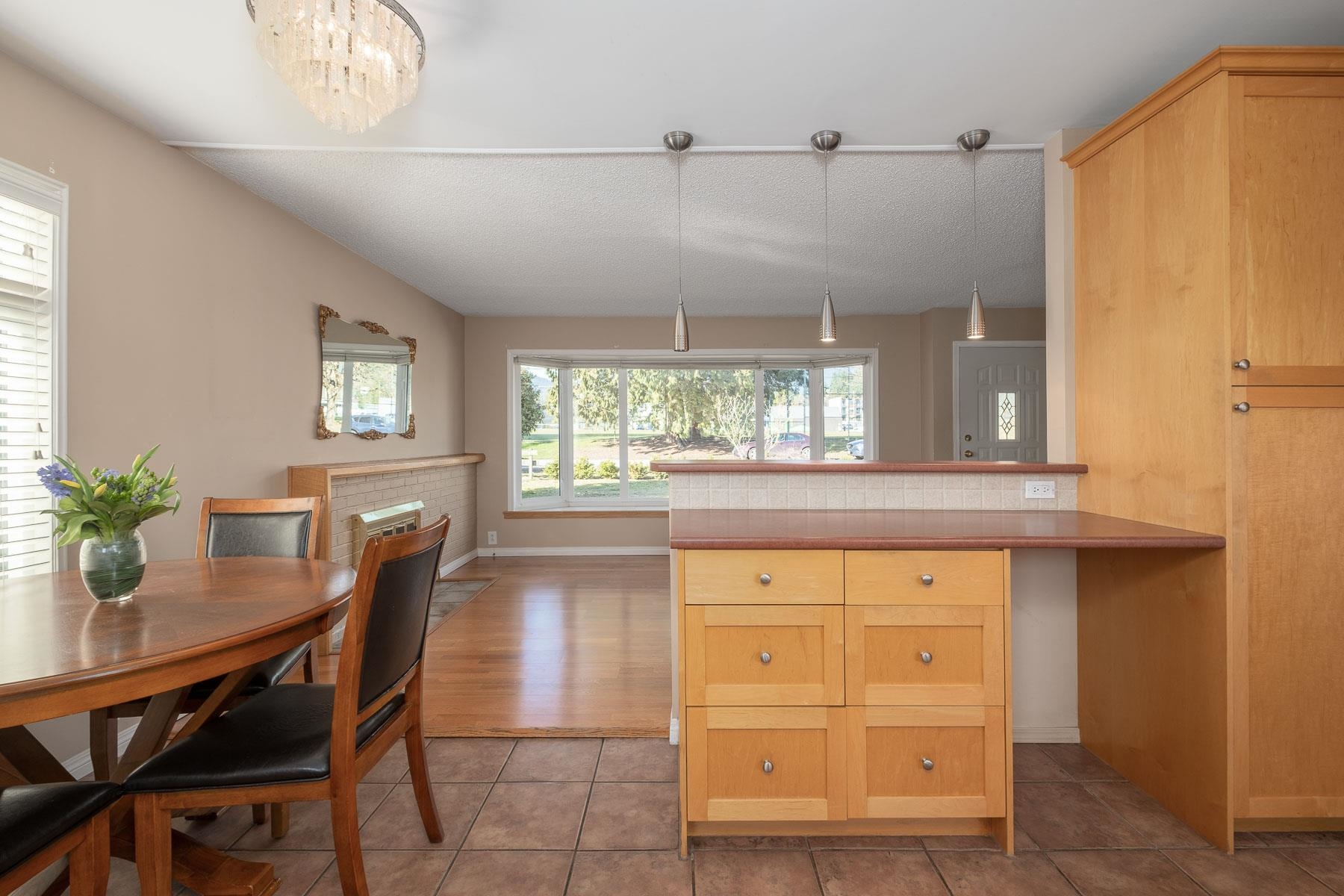 1805 W 15 Th Street, House other with 3 bedrooms, 1 bathrooms and 4 parking in North Vancouver BC | Image 11