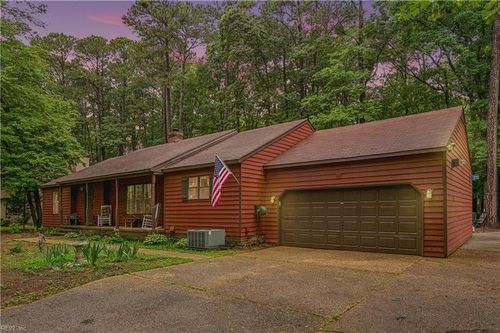 102 Arena St, Williamsburg, VA, 23185-8315 | Card Image