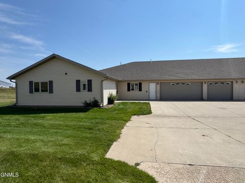 3-3213 Nebraska Drive, Bismarck, ND, 58503 | Card Image