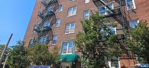 1700 Kennedy Blvd, Union City, NJ, 07087-2047 | Card Image