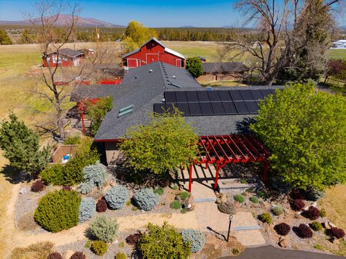 20900 Sw Young Avenue, Bend, OR, 97703 | Card Image
