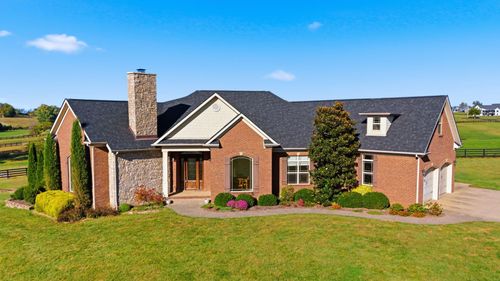 3200 Fishers Mill Rd, Midway, KY, 40347-9714 | Card Image