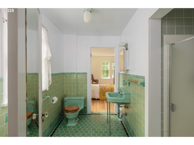 92216 Whiskey Rd, House other with 6 bedrooms, 3 bathrooms and 2 parking in Warrenton OR | Image 32