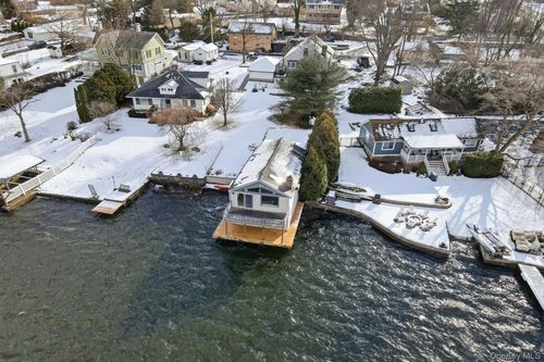8 Wendy Way, Greenwood Lake, NY, 10925-4349 | Card Image