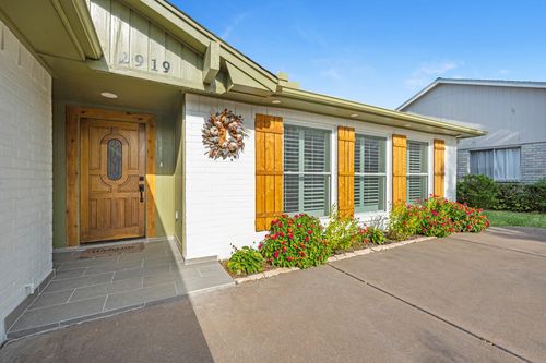 2919 N Peach Hollow Cir, Pearland, TX, 77584-2018 | Card Image