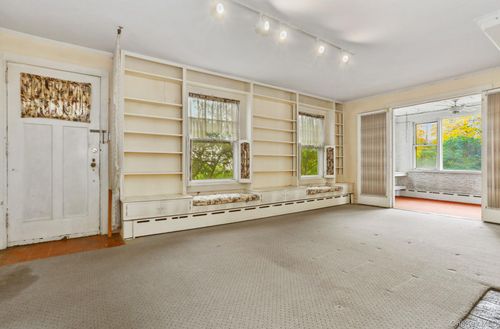 24 Muir Pl, New Rochelle, NY, 10801-3104 | Card Image