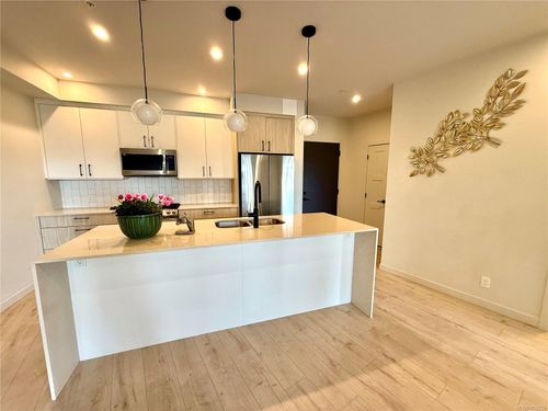 110-958 Pharoah Mews, Victoria, BC, V9B7A1 | Card Image