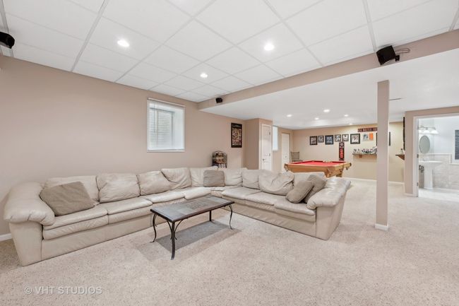 2252 Avalon Dr, House other with 5 bedrooms, 4 bathrooms and 3 parking in Buffalo Grove IL | Image 14