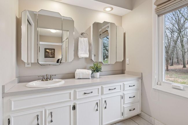 Ensuite bath | Image 24