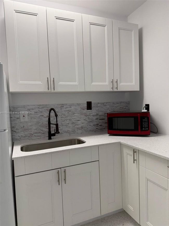 A - 37 Sw 14 Th St, Home with 1 bedrooms, 1 bathrooms and null parking in Miami FL | Image 6