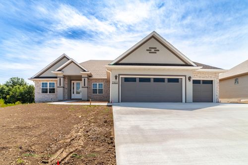 2322 Pride Mountain Dr, COLUMBIA, MO, 65201-8317 | Card Image