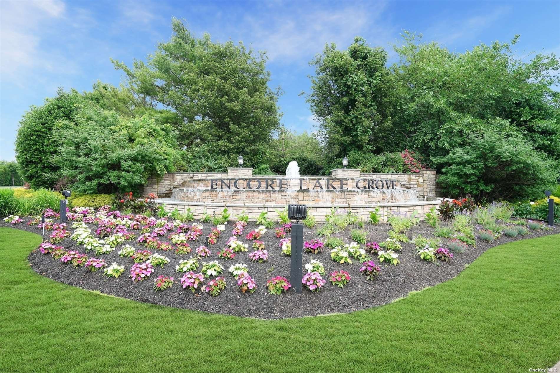 Symphony Dr, Lake Grove, NY 11755