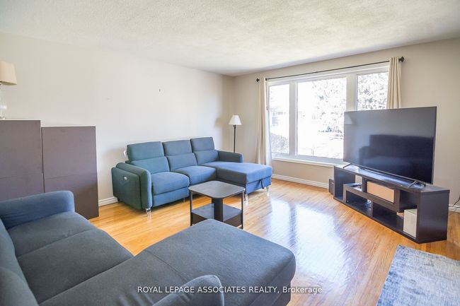 846 Antonio St, House other with 3 bedrooms, 1 bathrooms and 4 parking in Pickering ON | Image 10