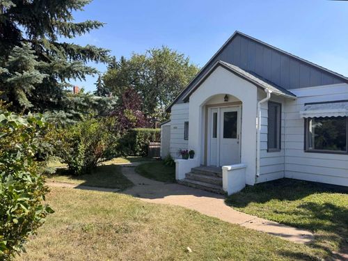 4713 50 Street, Bashaw, AB, T0B0H0 | Card Image