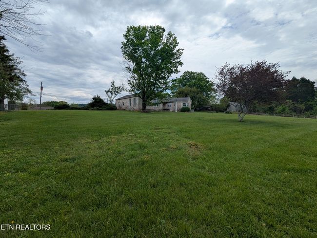 7525 Old Maynardville Pike, House other with 3 bedrooms, 2 bathrooms and null parking in Knoxville TN | Image 4