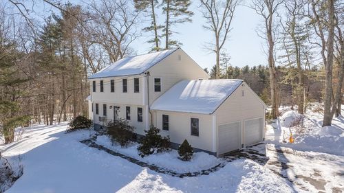 20 Debbie Dr, Pelham, NH, 03076-3147 | Card Image