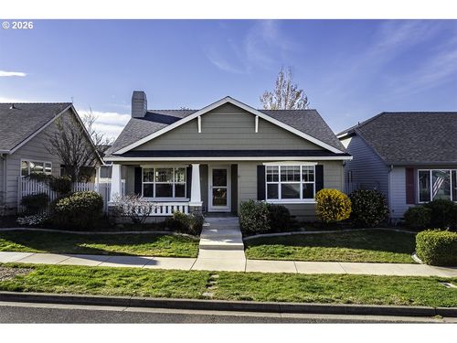 3350 Edgewater Dr, Medford, OR, 97504-8490 | Card Image