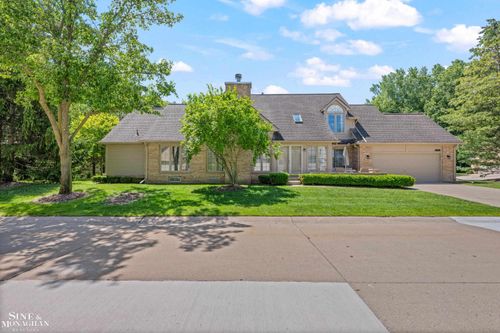 52112 Southview Rdg, Macomb, MI, 48042-1120 | Card Image