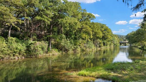 198 Kuntry Ln, New Braunfels, TX, 78132-2222 | Card Image