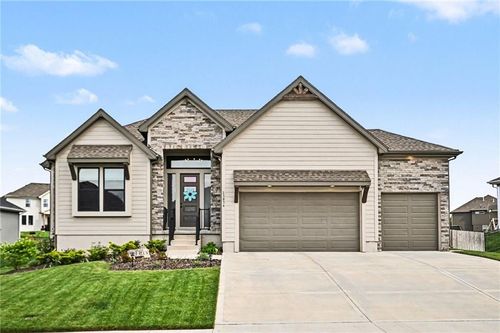 23834 W 58th Pl, Shawnee, KS, 66226-2219 | Card Image