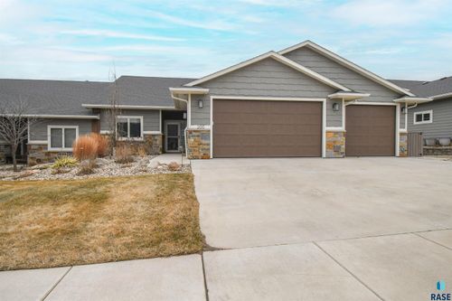 200 N Pine Lake Dr, Sioux Falls, SD, 57110-6297 | Card Image