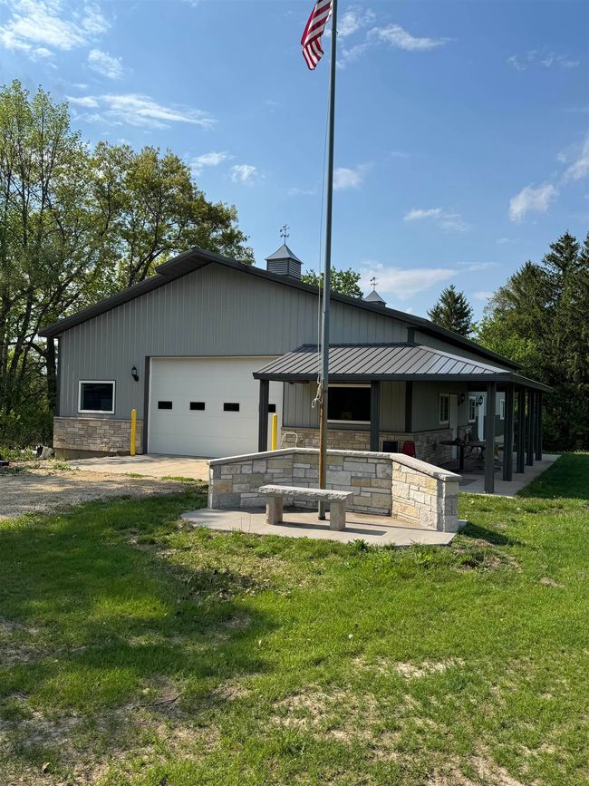 3578 State Road 39, House other with 3 bedrooms, 3 bathrooms and null parking in Mineral Point WI | Image 56