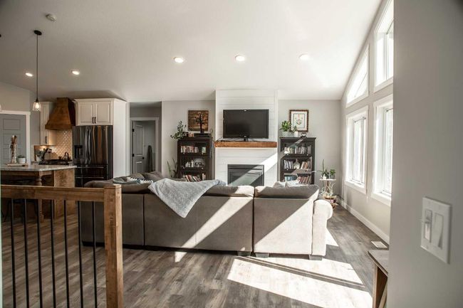 19125 Township Road 1104, House other with 5 bedrooms, 3 bathrooms and 10 parking in High Level AB | Image 7