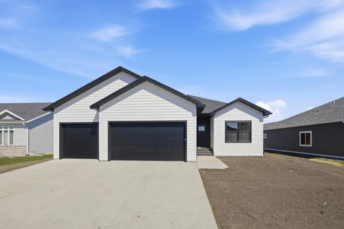 2232 44th St S, Moorhead, MN, 56560-4789 | Card Image
