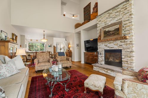 1302 Highland View Loop, Redmond, OR, 97756-7412 | Card Image