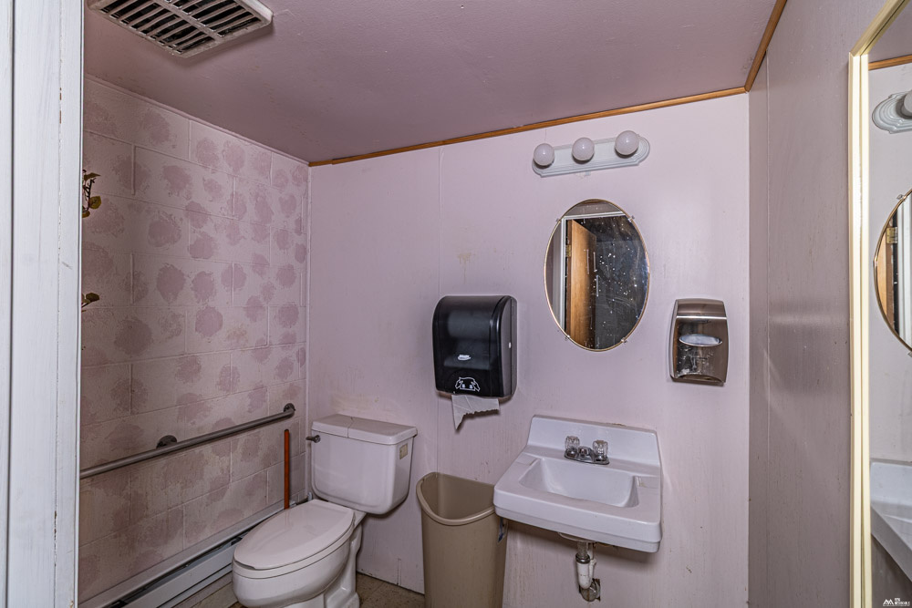 Commercial Sale in Farmington