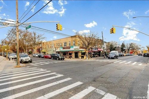 2r-45 Ditmars Blvd, Astoria, NY, 11105-1338 | Card Image