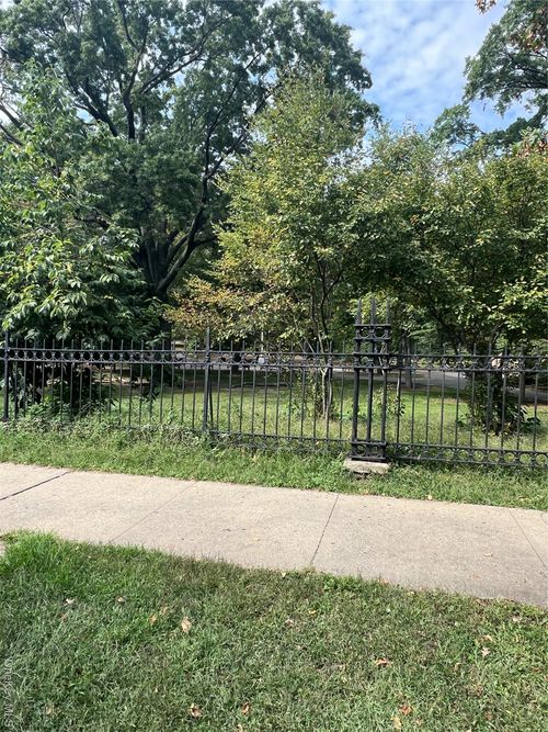 apt-300-165 Highland Ave, Jamaica, NY, 11432-3508 | Card Image
