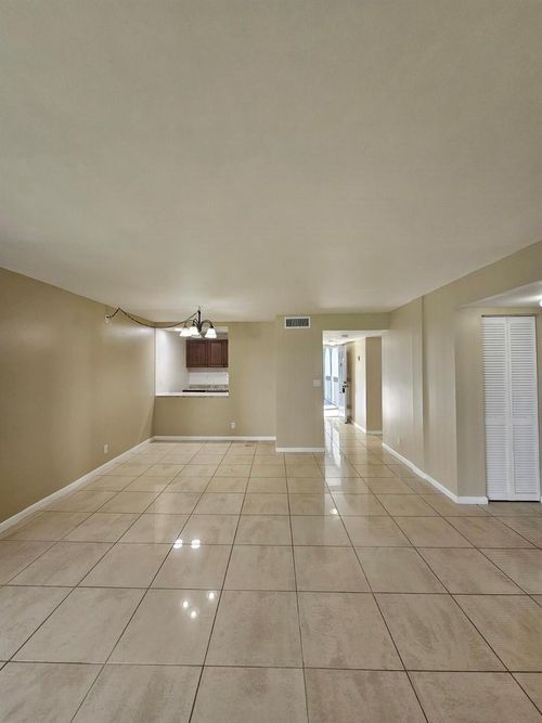 apt-201-1880 N Congress Ave, West Palm Beach, FL, 33401-8219 | Card Image