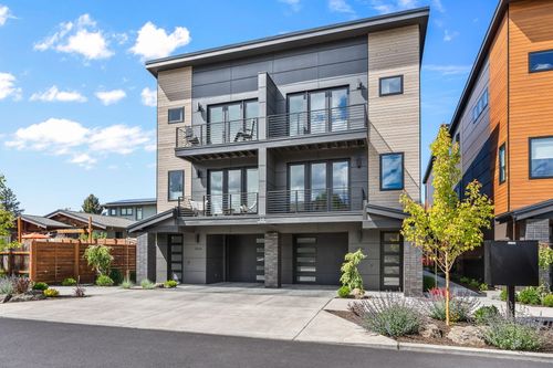 unit-2-26 Nw Mccann Ave, Bend, OR, 97703-2572 | Card Image